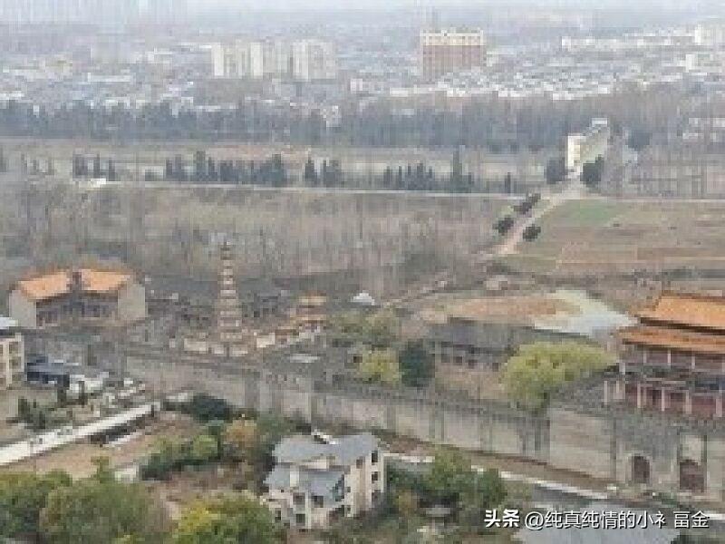 投资千万的部分景区因重建造轻运营、文化缺乏活化、脱离城市生态，沦为荒废“鬼城”，