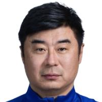 宿指导赛后开启“相声模式”：“哎呦喂，大连队这反击和定位球，跟咱们赛前琢磨的一模