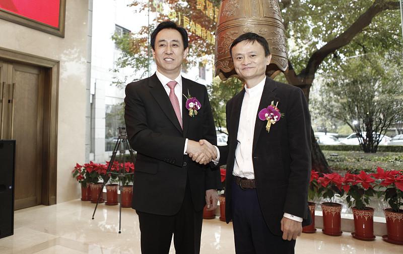 许家印从首富沦为阶下囚判无期徒刑，这落差真让人唏嘘。曾经他可是地产界叱咤风云的人