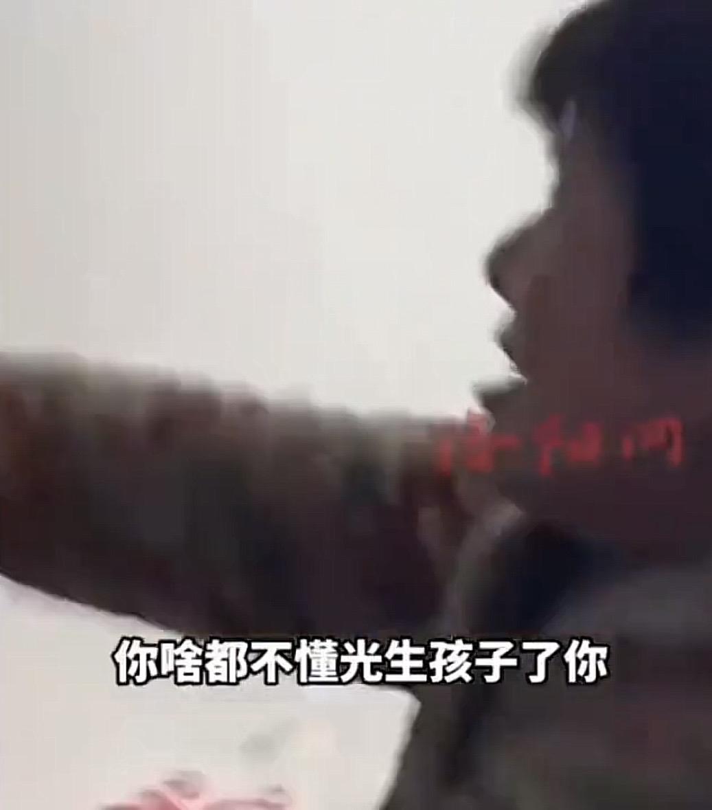 河南，婆婆得知儿媳怀上三胎时当场崩溃，儿媳懵了，说你当奶奶不应该高兴吗？婆婆说，