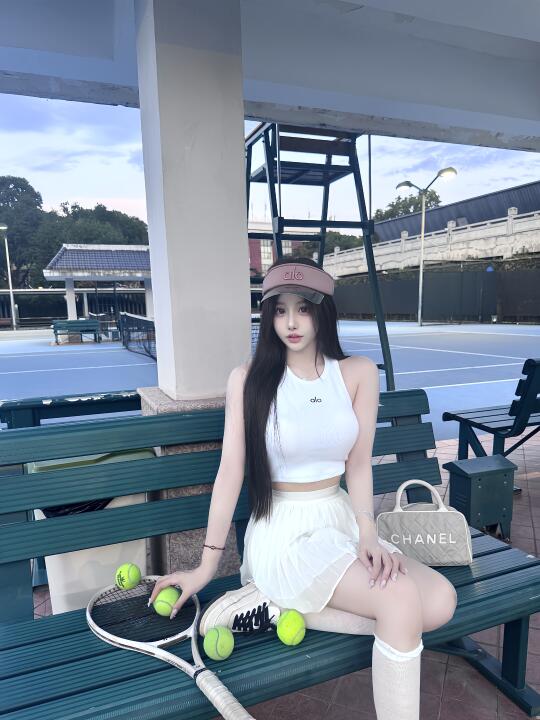 今天的人设是网球少女🎾