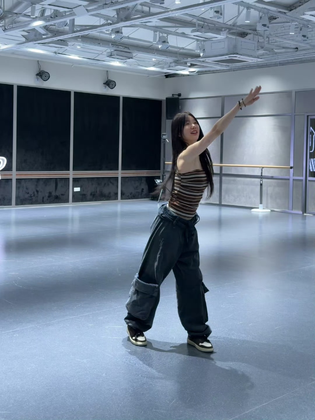 潘达夜间模式 这谁呀？怎么这么可爱！