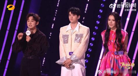 何炅说华晨宇最能扛事声鸣远扬华晨宇的 “能扛” 体现在音乐的社会价值里。他的歌曲