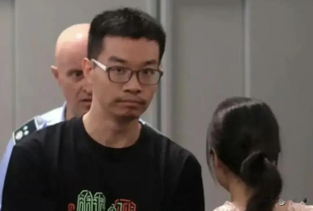 徐泽伟还未获释，还在被意大利非法羁押。
诡异的是，上周突然传出来一则虚假信息，说