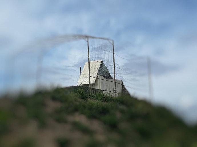 乌克兰罕见发布爱国者 AN/MPQ-65 雷达在前线搜索目标的首张照片，它们正在