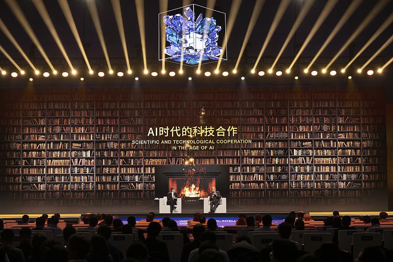 杨立昆说还要5到10年，AI才能有小狗的物理直觉
这绝对是今年科技圈最魔幻的操作