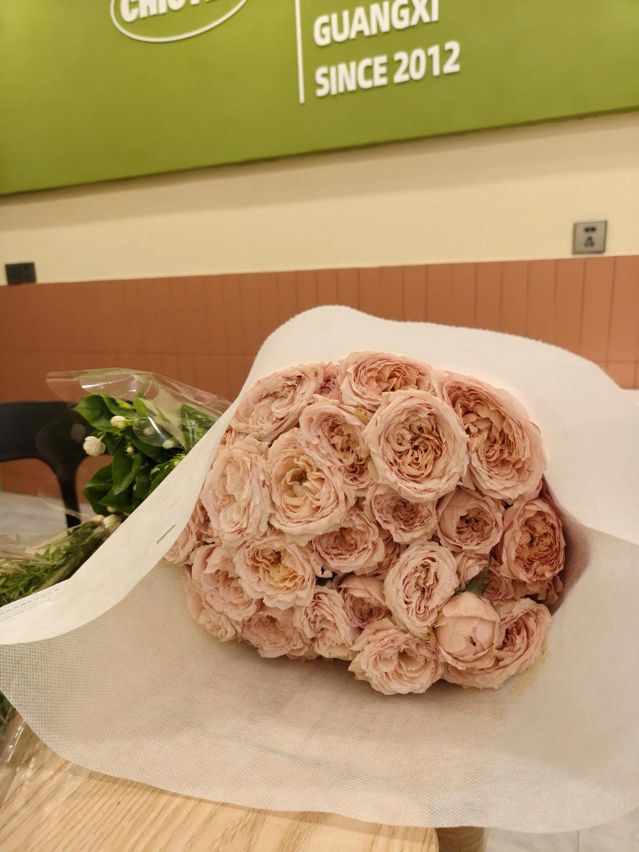 生活总是在经历中得到新的生活感悟，每天都在更新自己的认知。
从前要思考很久的思维