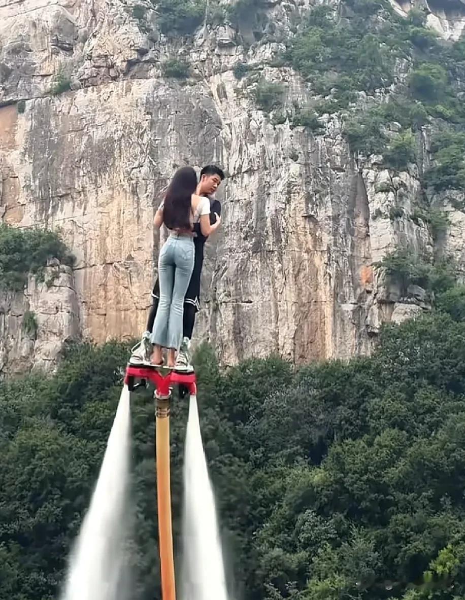 不是，她男朋友是怎么做到不吃醋的！[捂脸][捂脸]