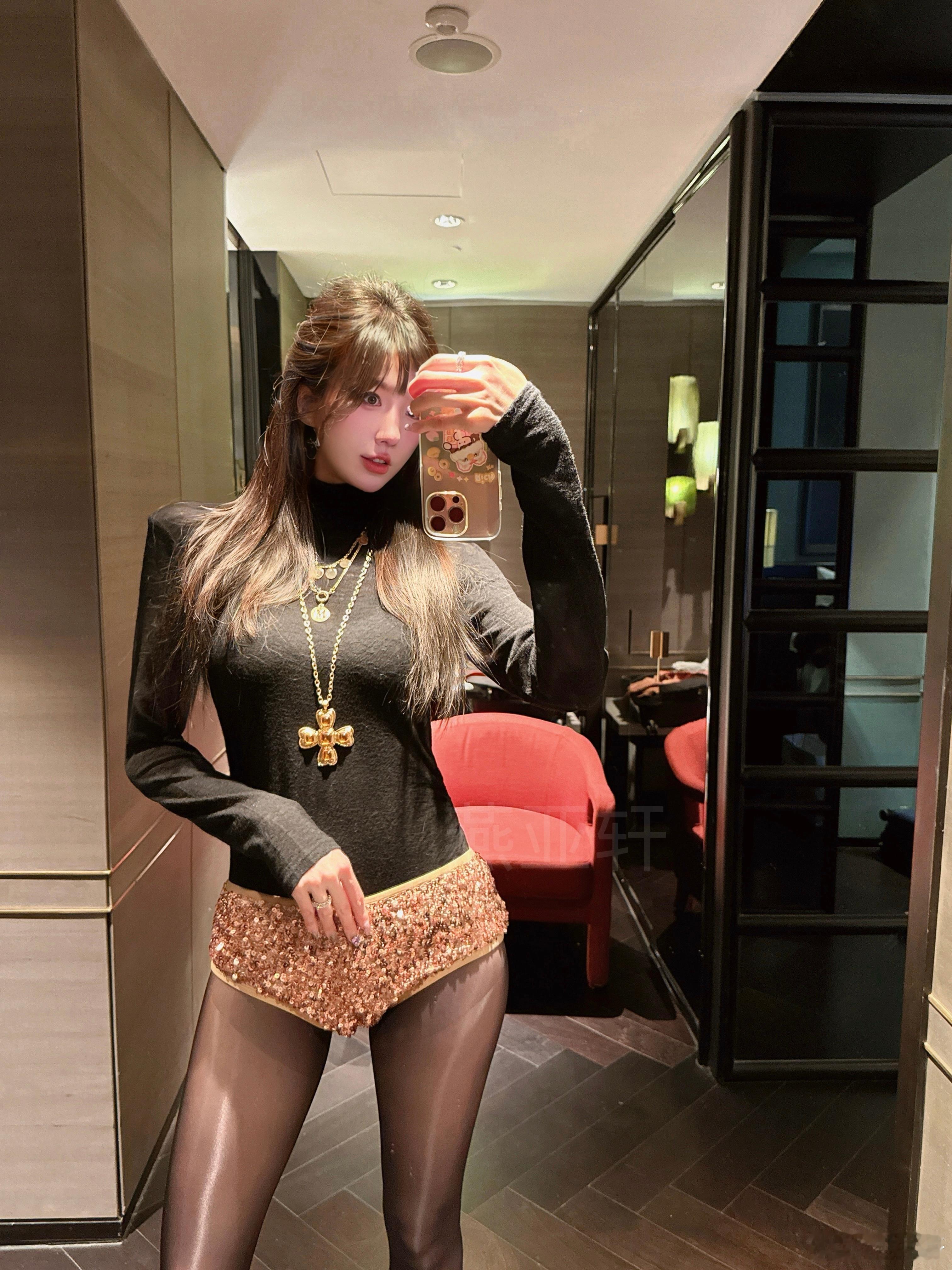 审美和爱 都是很难降级的OOTD今天穿什么涞觅,不止丝滑