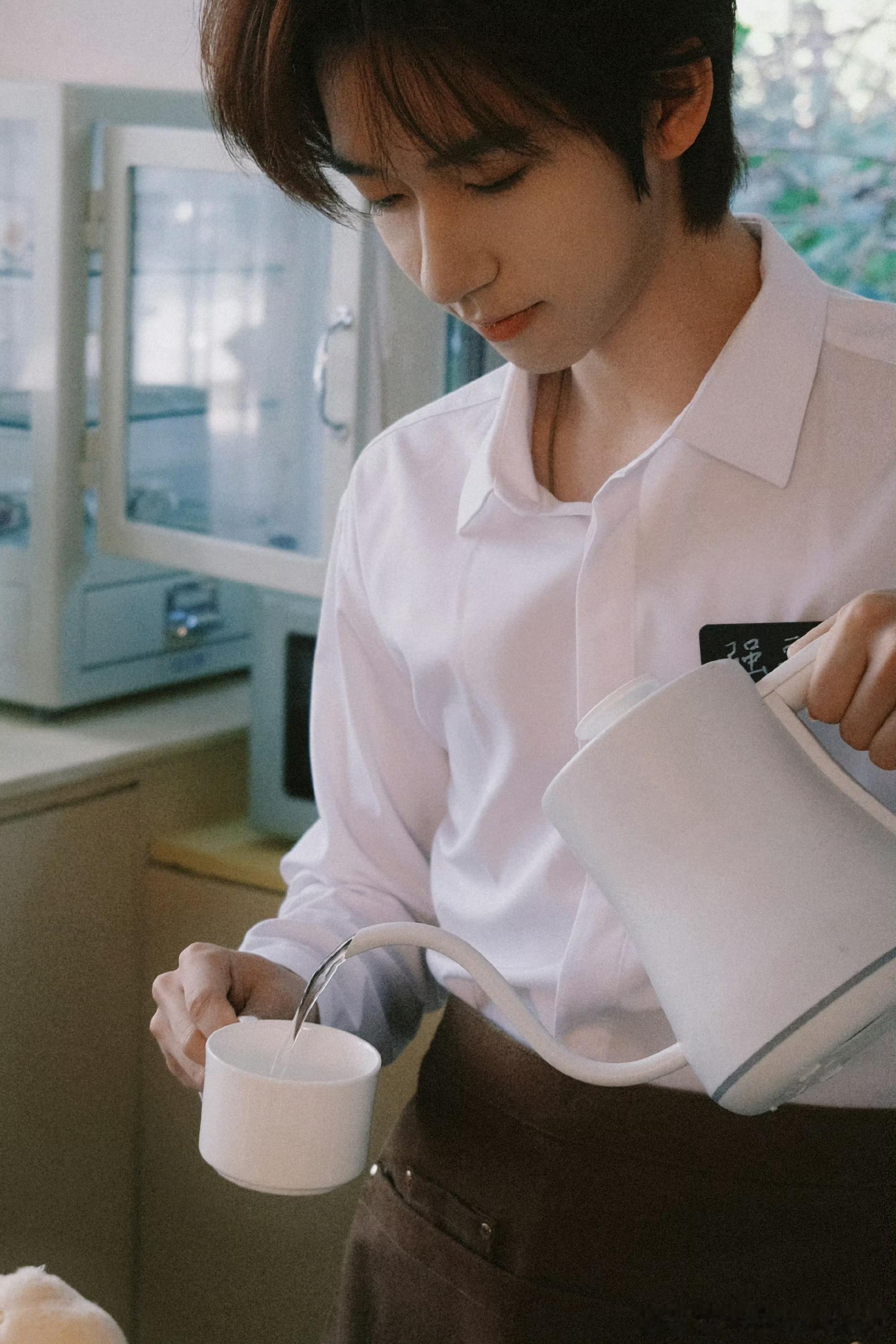 #贺峻霖兔子蛋糕#贺峻霖一块香香软软的小兔子🐰蛋糕🍰 ​​​