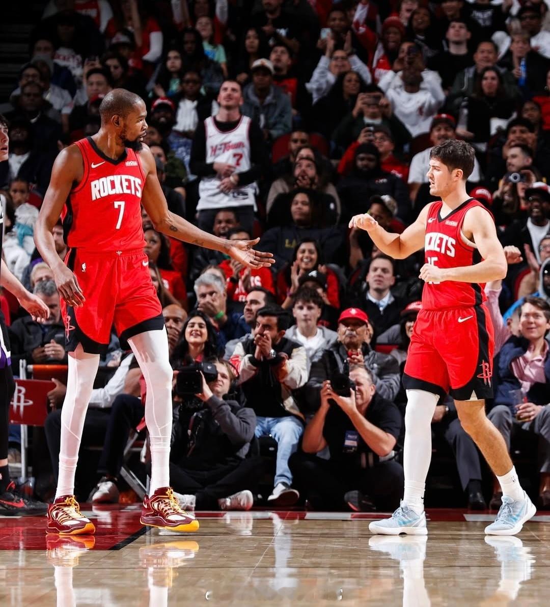 每段路都有它的意义，别频频回望，也别否定当时的坚持。晚安🚀