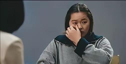 第一次见婵宝采访哽咽落泪，格外让人心疼 ，她才刚满19岁，正值青春期发育期，体重