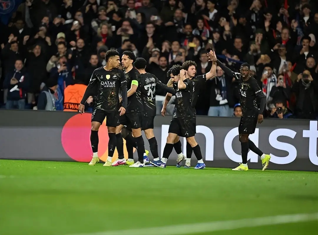 5:2！门将上演超级失误，大巴黎成功复仇切尔西，英超六队欧冠淘汰赛首回合无一胜绩