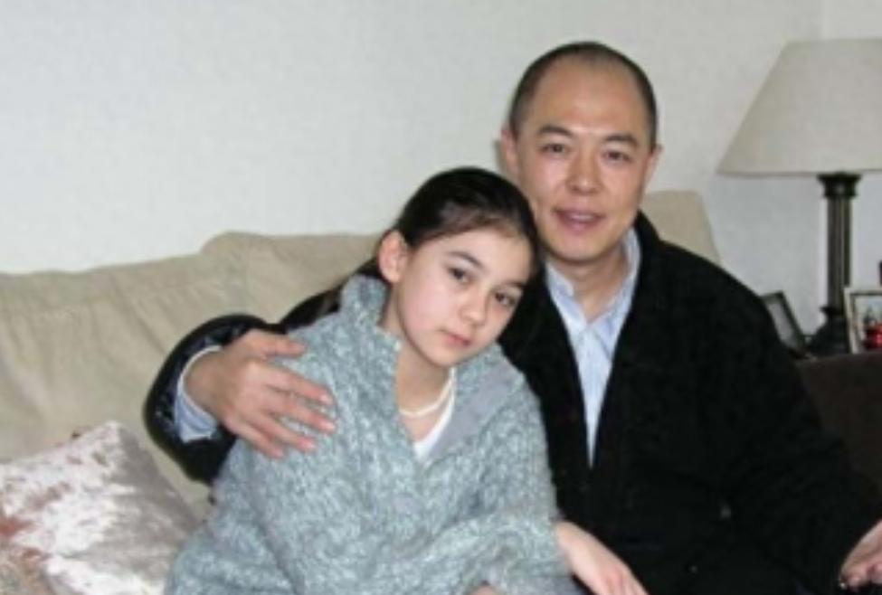 法提麦·雅琦与张铁林在一起4年，怀了孩子却又被要求打掉，分手后，她嫁了演反派的李