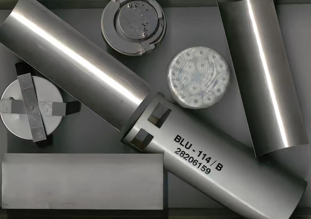 乌军开始给无人机装上“石墨炸弹”，攻击俄罗斯的能源基础设施。“石墨炸弹”在实战中