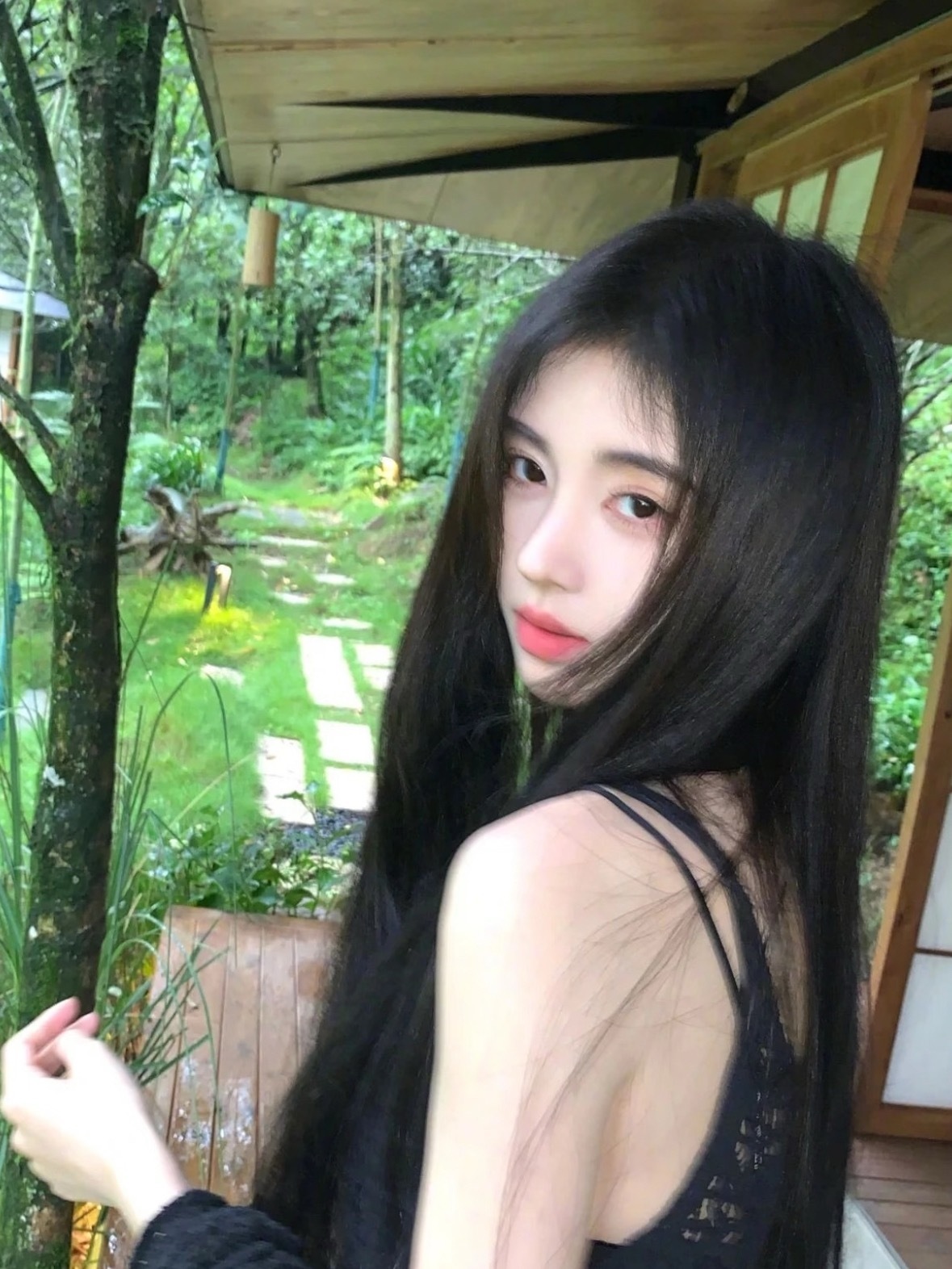 孔雪儿 我没说过请不要造谣 疑似回应说她撞脸鞠婧祎的事情。说实话一点也不像啊今天