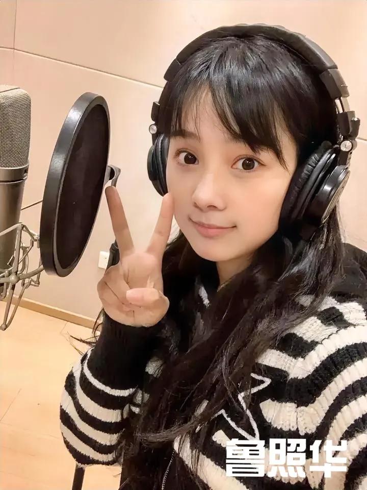 1.内娱最扛剧的演员，多个调查结果杨紫均排第一。
2.杨紫首部大女主职场剧即将上