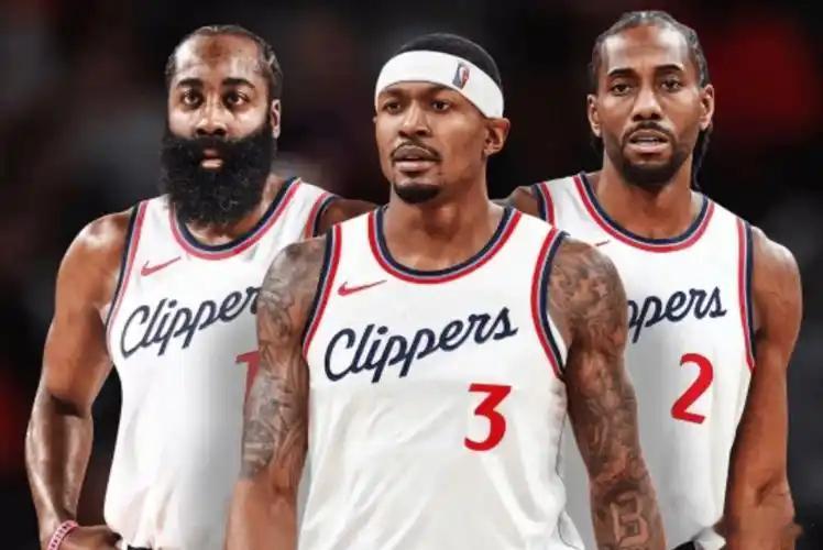 姚曳才发现船记Law提的小后卫，可以是伤病报销的比尔，也可以是上赛季被白送给雄鹿