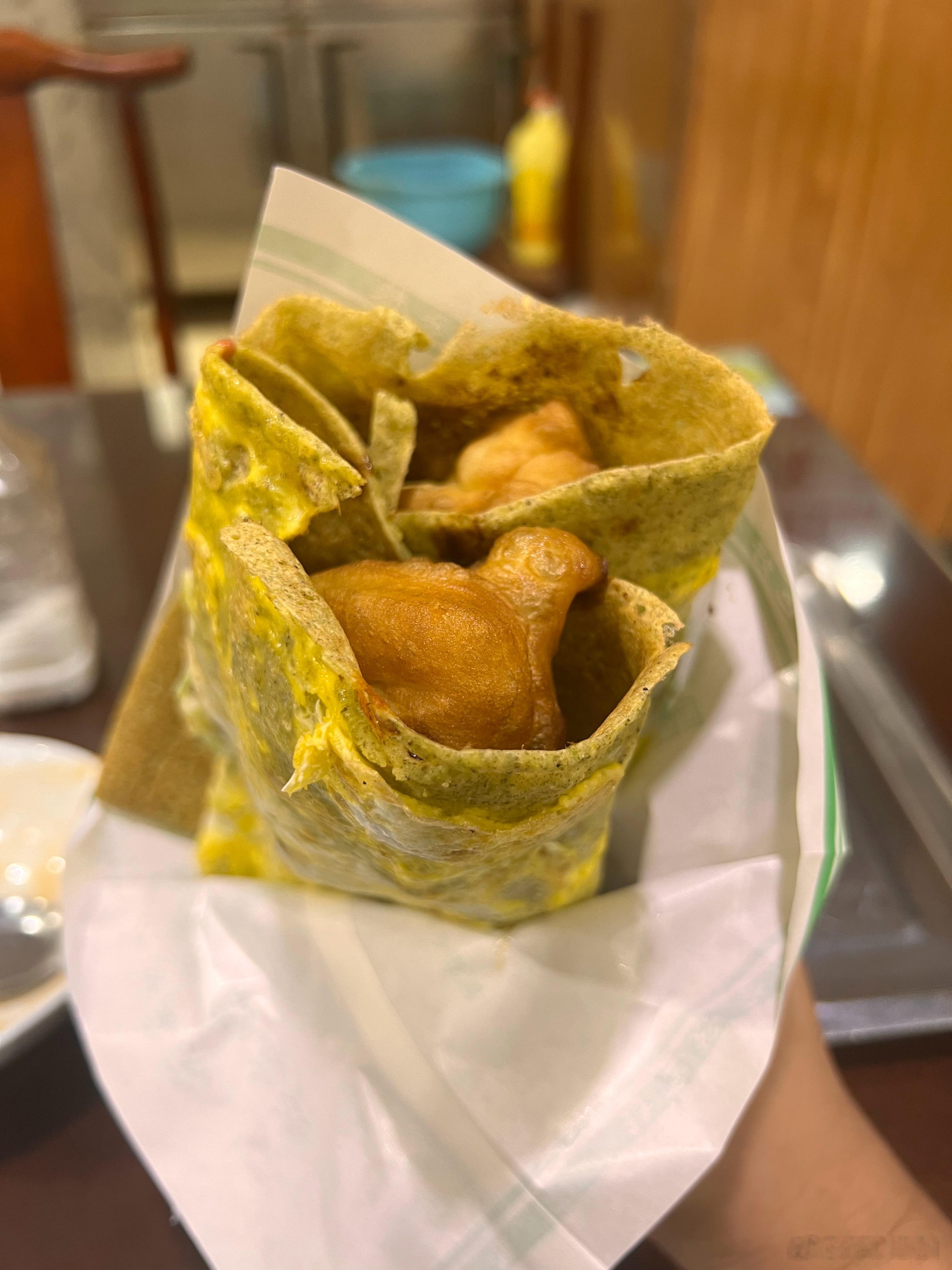 来点儿地道天津过早（误）……所以老豆腐其实就是豆腐脑？？？这卤不错哎……昨天夹果