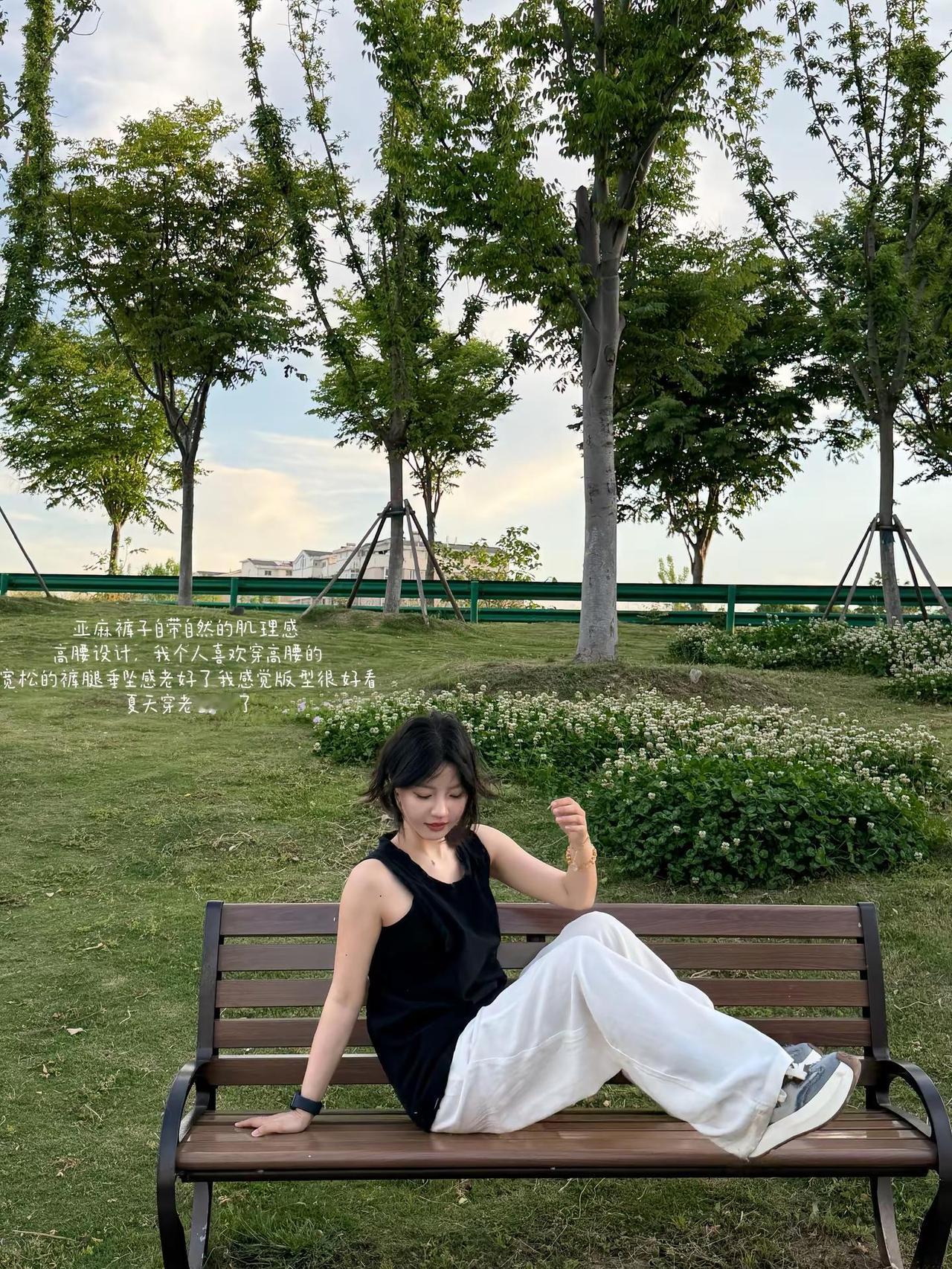 短袖一穿夏天就真的开始了。短袖一穿夏天就真的开始了 时尚碎碎念 迫不及待用裙子庆