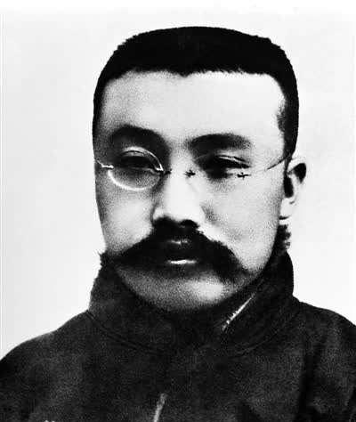 他是中国共产主义引路人，受尽酷刑不肯屈服，38岁为信仰从容赴死
 
很多人只在课