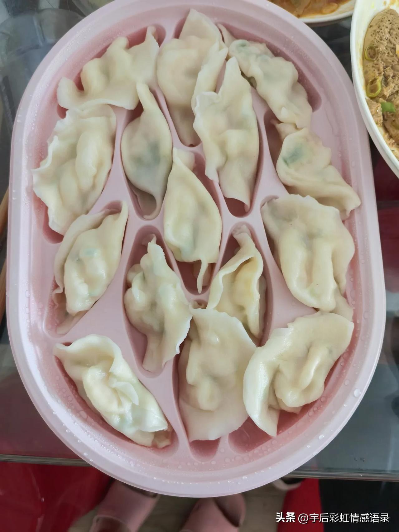 快递员居然把快递
放到了单元门口
最近饿了么和京东
分别推出了一些优惠活动
我领