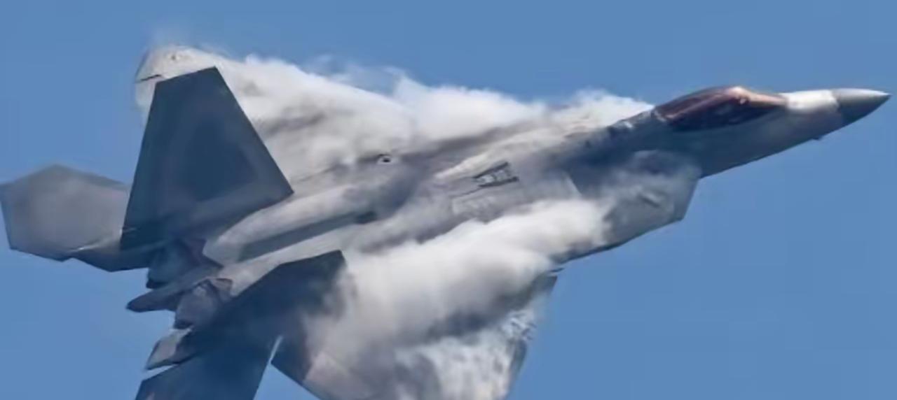 美军一直搞不明白，为啥自己的主力战机F-35刚从日本基地起飞，飞行不到200公里