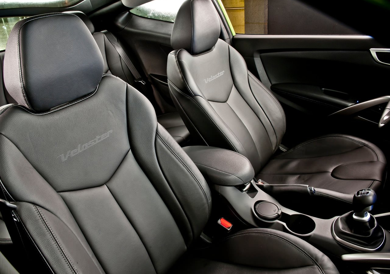 现代飞思   2012 Hyundai Veloster，标志性不对称3门车身：