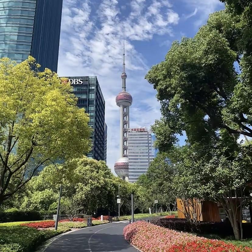 有人说，女人过了五十岁，最吃的从来不是昂贵的奢侈品，也不是年轻时的海誓山盟。
