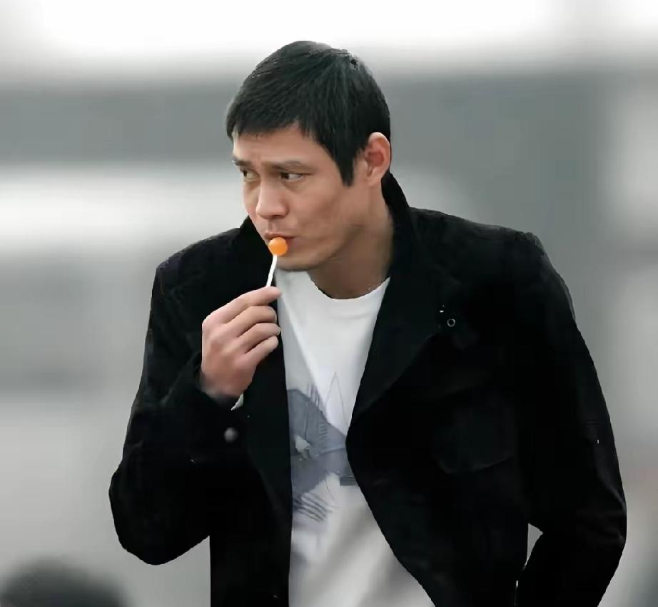范志毅是不是被高估了，正是他那一时期，国足从碾压日本队，到逐渐被人家压着打。
记