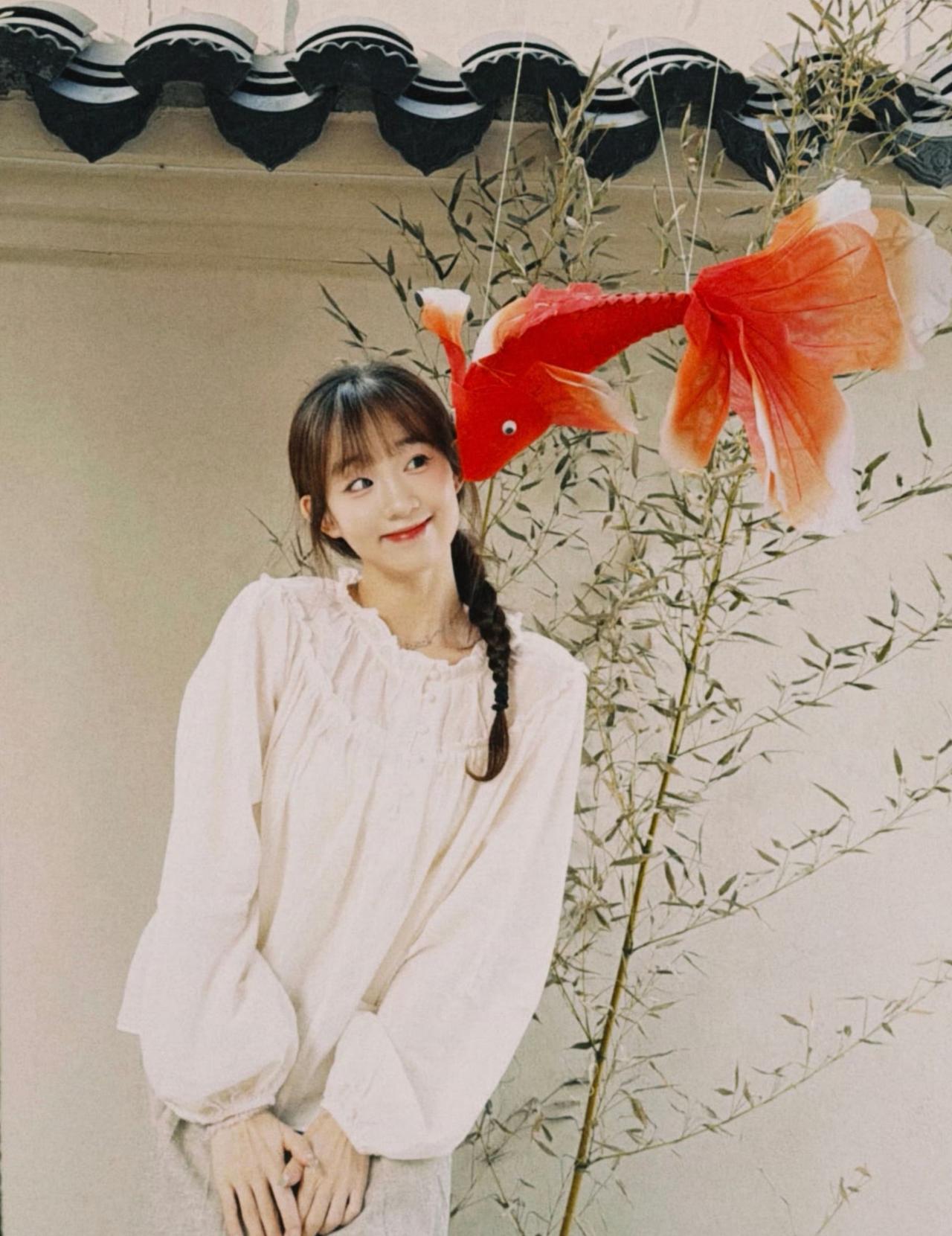 被好运锦鲤偷偷亲了一口！​今日份好运，是红鲤给的~，​和我的“专属好运鱼”合个影