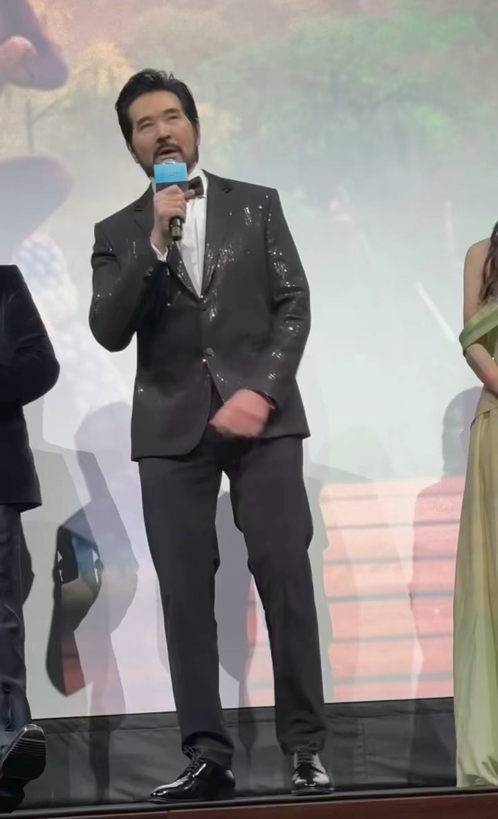 疯狂动物城2中配反馈，网友说费翔配音马市长听不清！其实费翔国语挺好的，他在首映礼