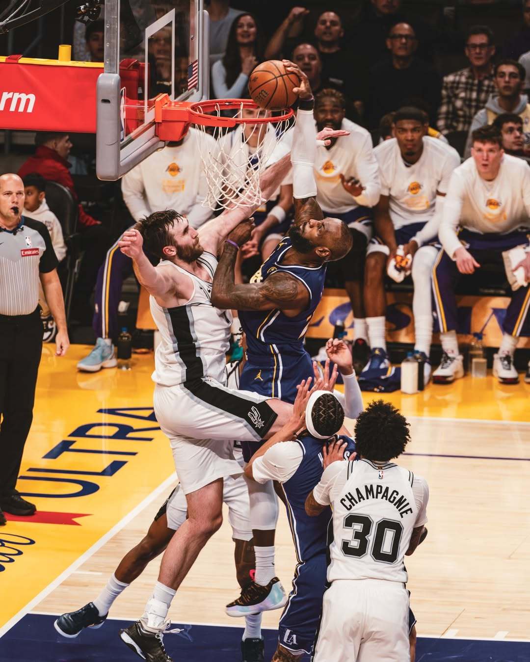 We Are All Witness 👑詹姆斯