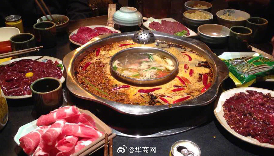 【#爱吃辣的人更容易得胃癌吗#？】#很多胃癌是一口一口吃出来的# “吃辣椒会导致