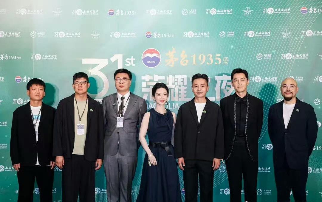 胡歌杨紫同框真好真好，终于等到我们师徒同框，期待都有好消息！！！ 