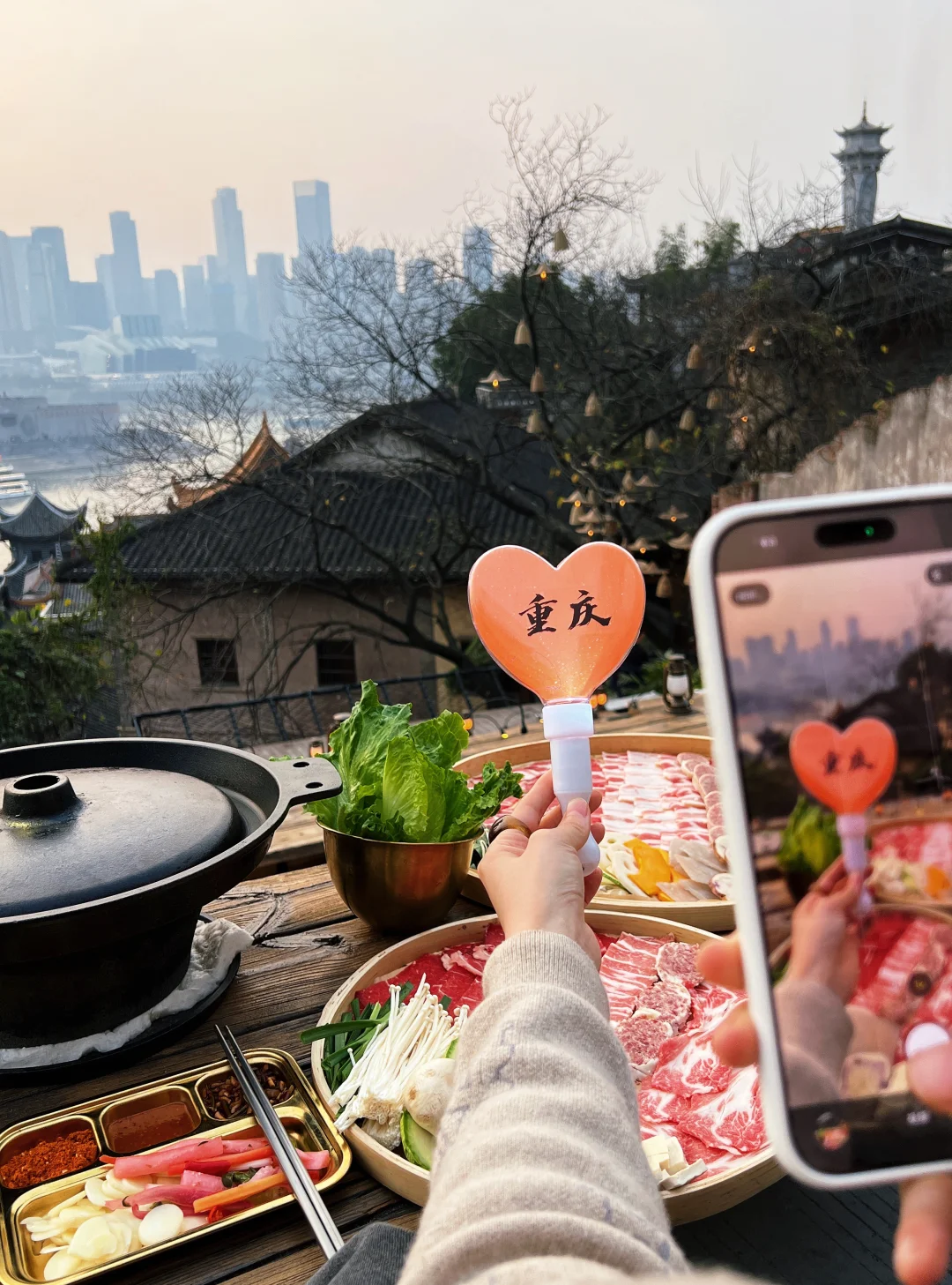重庆江边夜景烤肉🔥🥩这才是完美夜晚🌃