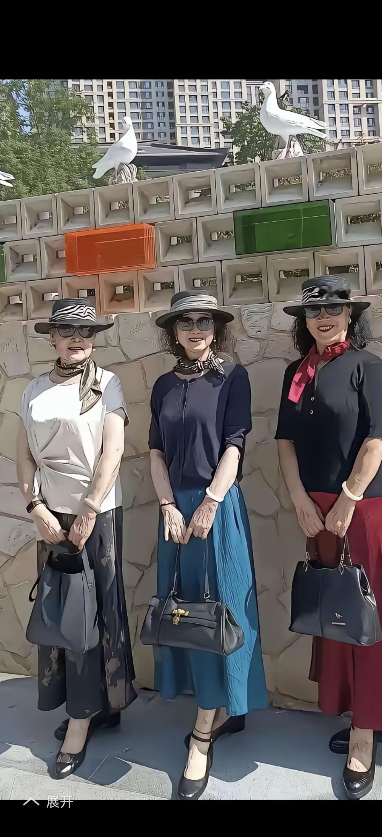 城乡居民观念确实存在不少区别。就消费观念来说，城市居民更注重品质和体验，愿意为了