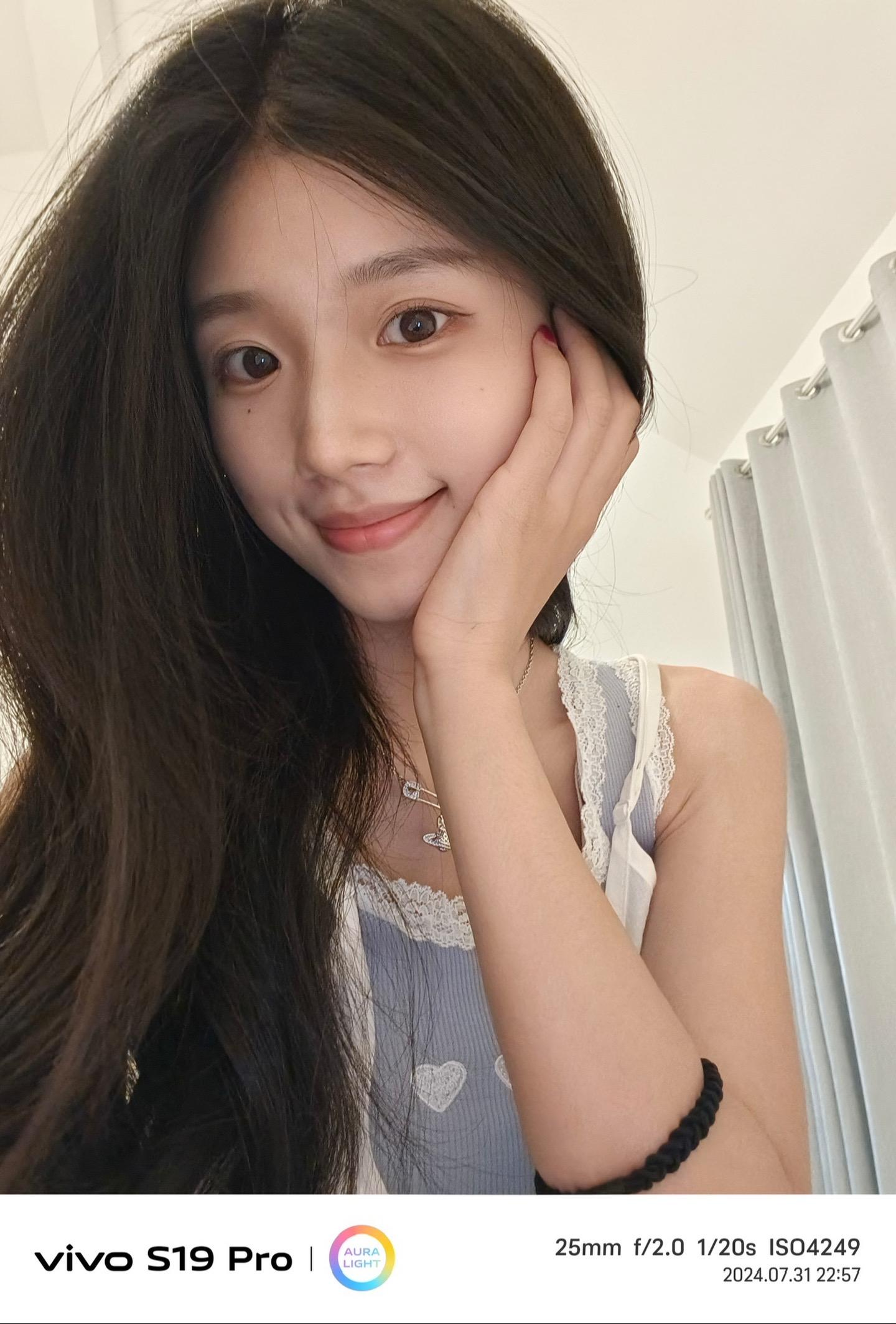 好喜欢手扶脸。用vivo s19的一些记录 vivoS19