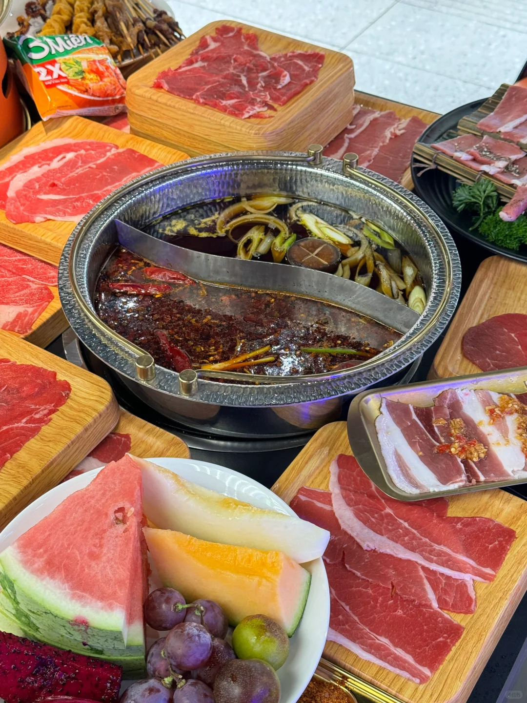 昆明和牛火锅+烧烤🍖！！72r一位我能吃回本！