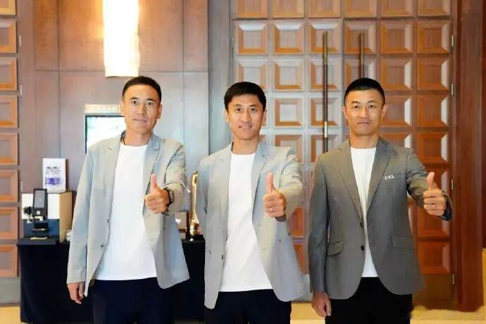 奔赴2026美加墨世界杯，开展赛事执裁备战工作。祝福中国足球裁判马宁、傅明、周飞