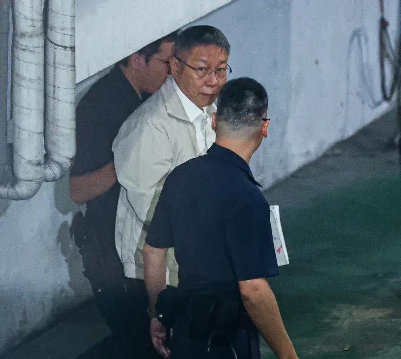 重整旗鼓改策略   北检暂不论告受贿罪

台北地检署侦办京华城案声押柯文哲失利后