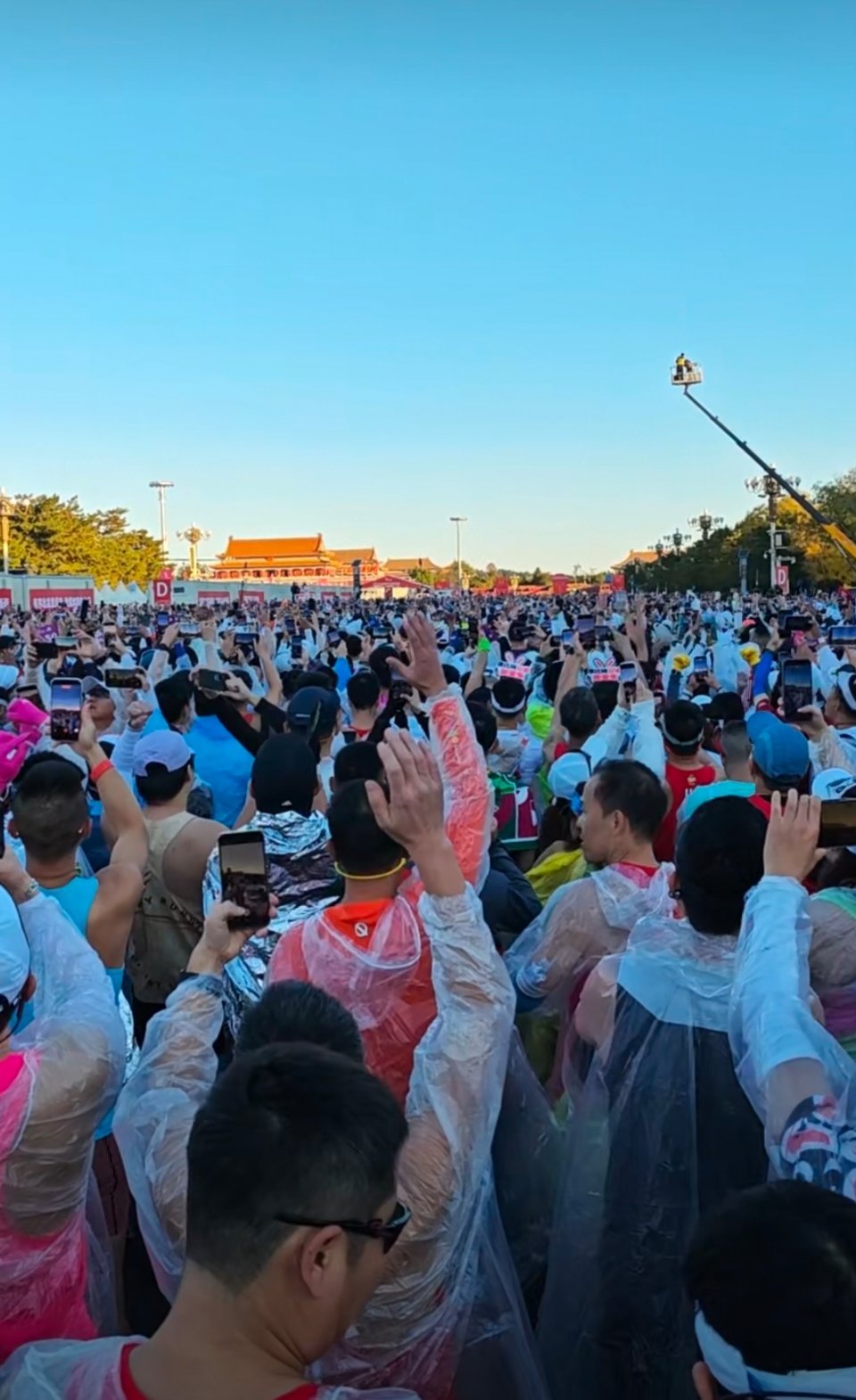 天安门广场3万人齐唱国歌太震撼这场面看的让人激动[期待] ​​​