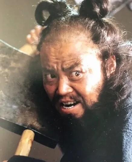 1998版《水浒传》选角导演找到赵小锐：你来演阮小七吧。赵小锐却说“我想演李逵。
