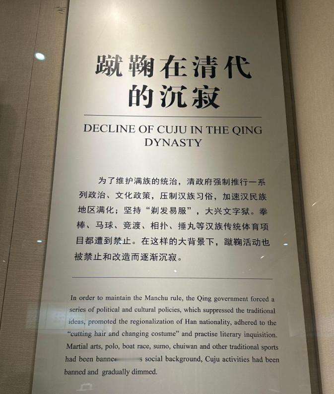 老草坡前草树香，磨盘诸将墓堂堂。 残碑读罢呼雄鬼，生死都从李晋王