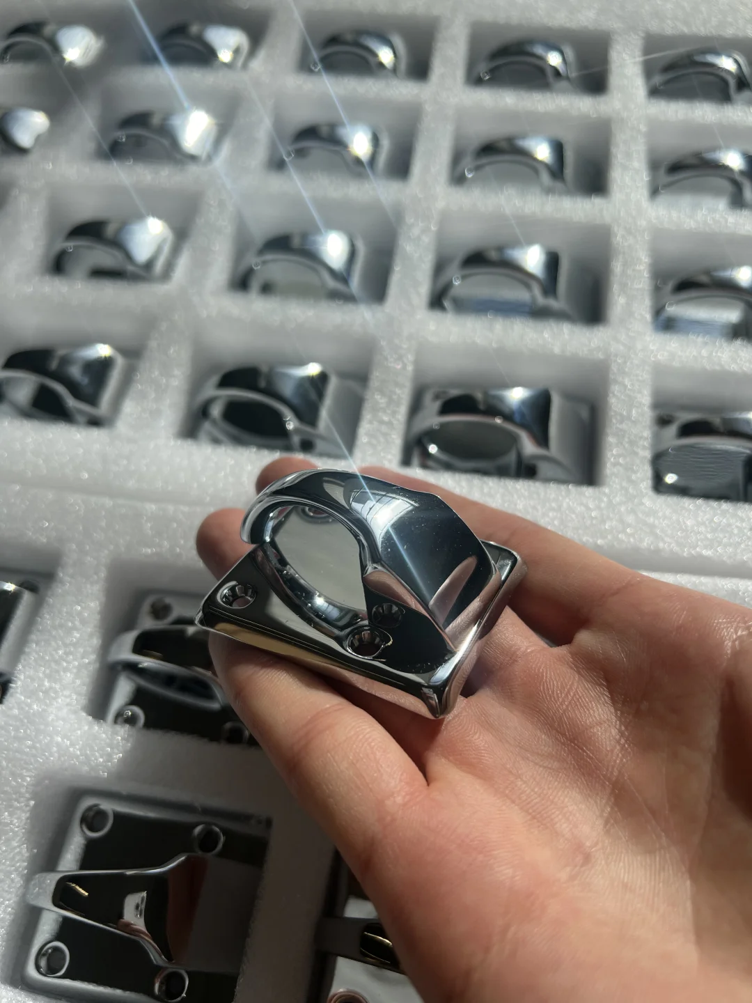 鹰钩鼻拉手，有了