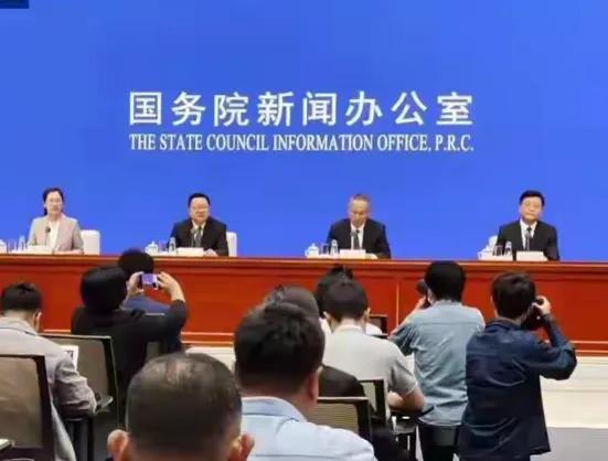 #国企改革的必然趋势# 

国企改革是时代发展的必然趋势，但这并不意味着要废除国