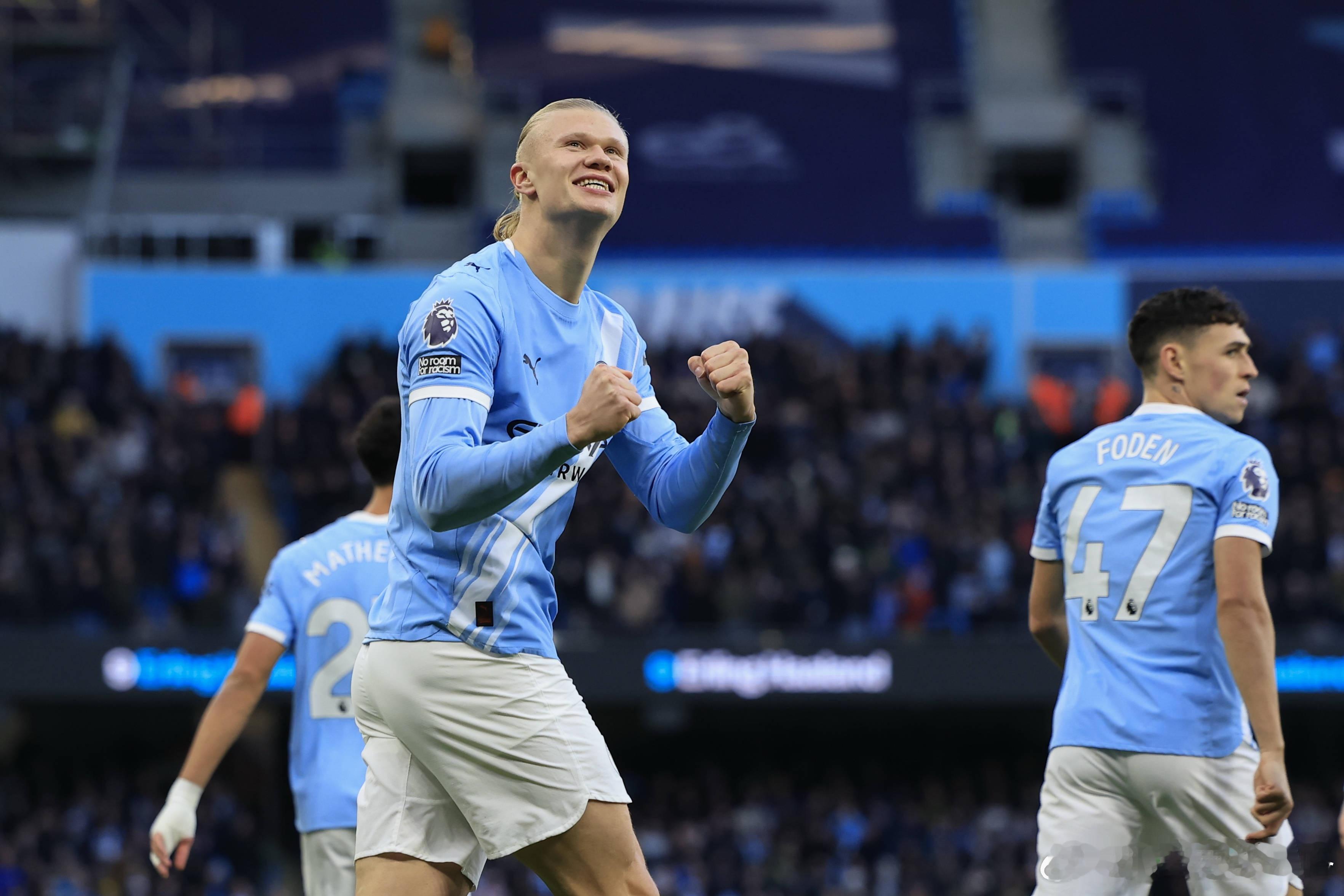 周五  英超看法 025  桑德兰 VS 曼城两队实力差距十分明显，坐镇主场的桑