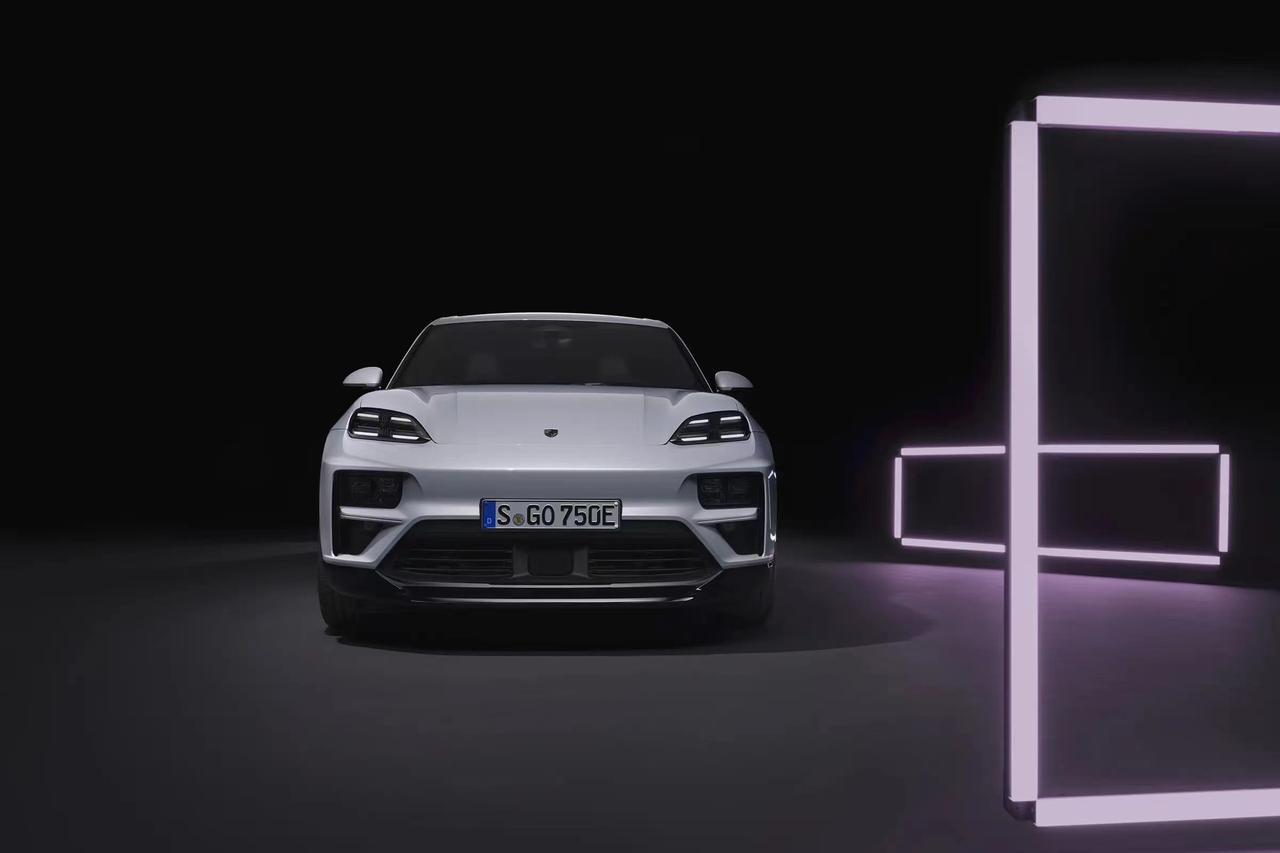 全新保时捷Macan EV开启中国市场订金预售！2024北京车展公布正式价格。新