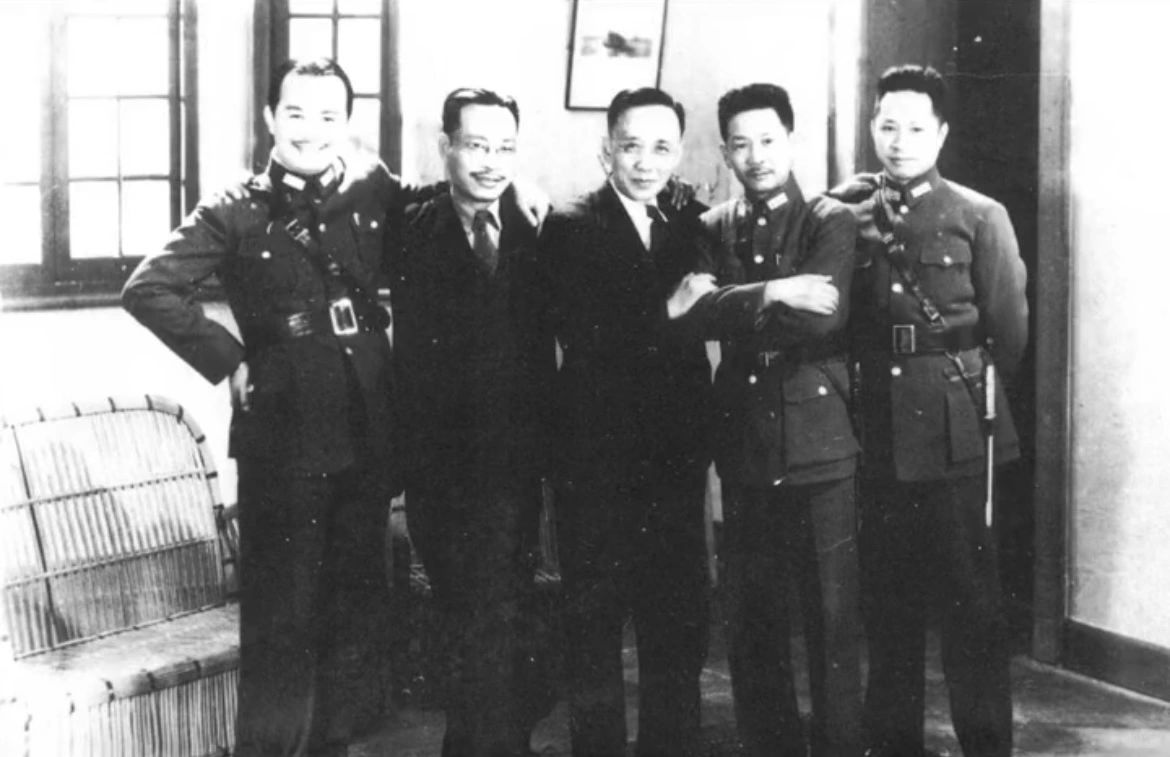 1937年12月，叶挺在武汉新四军筹备处