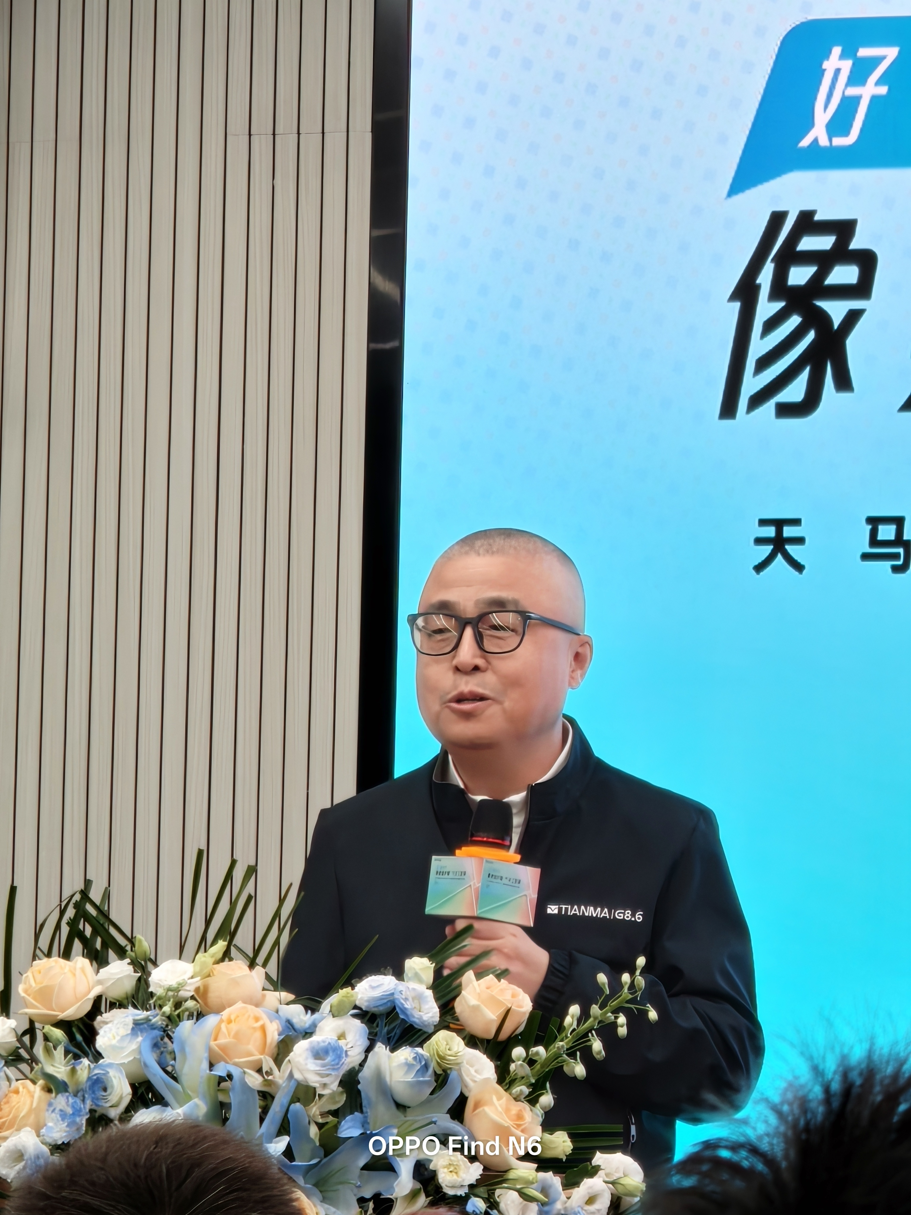 天马的车载屏幕和HUD等方面，全球连续6年保持第一，这有点牛啊，几乎每4-5 辆